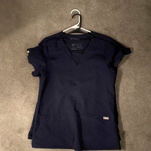 Casma™ Three-Pocket FIGS